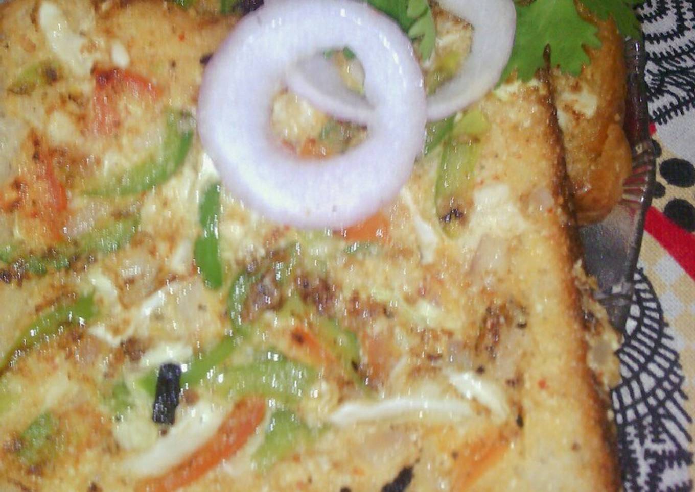 Crunchy bread pizza