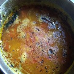 A picture of Mooshoor daal (red lentil).