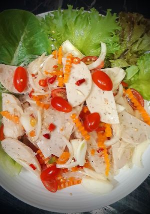 A picture of Spicy Glass Noodle & Vietnamese Sausage Salad.