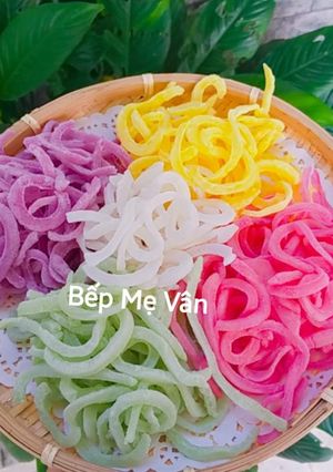 Hình của món Mứt dừa dẻo ngũ sắc.