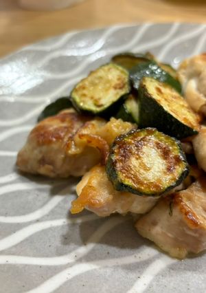 櫛瓜炒雞腿丁 的食譜成品照片