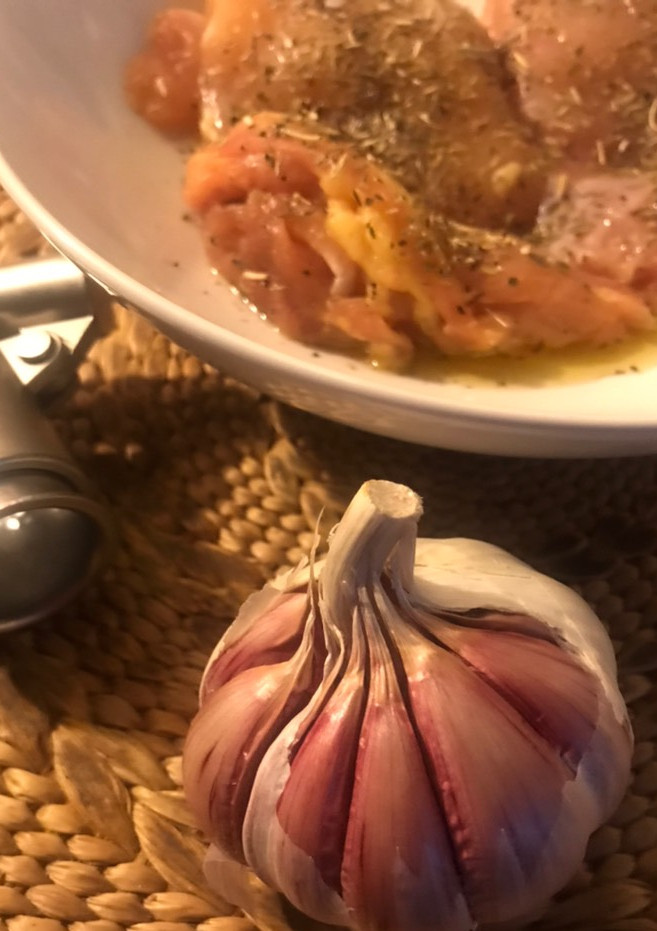 Una foto de Pollo al ajillo, a la brasa. Rápido!!