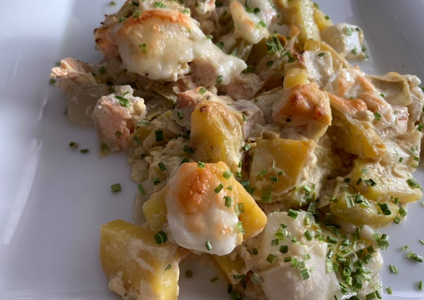 Potato and salmon casserole