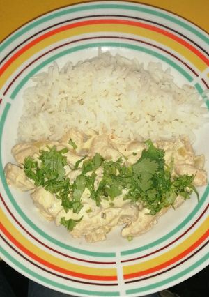 Una foto de Pollo y Champiñones a la crema con pimienta