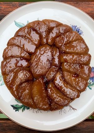 Una foto de Tarta tatin caramelizada recepta japonesa de Boone Bake
