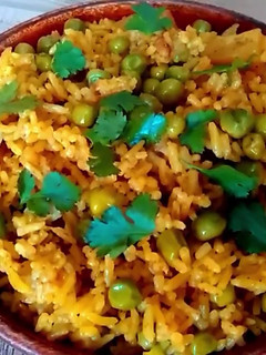 आलू मटर तहरी (Aloo Matar tahri recipe in hindi) रेसिपी मुख्य फोटो