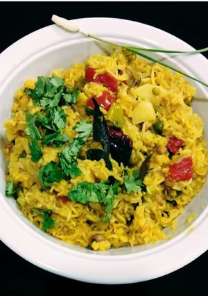 રજવાડી ખીચડી (Rajwadi Khichdi Recipe In Gujarati) રેસીપી મુખ્ય ફોટો