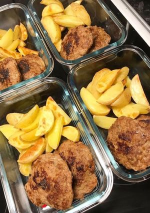 A picture of Tex Mex Turkey patties with Potatoes.