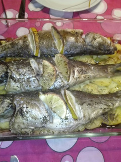 Una foto de Lubina al horno