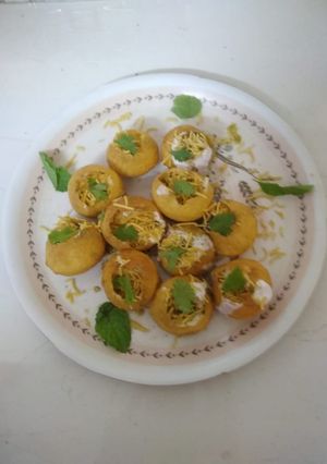 દહીં પૂરી (Dahi Poori Recipe In Gujarati) રેસીપી મુખ્ય ફોટો