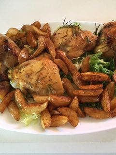 Una foto de Pollo con miel y romero