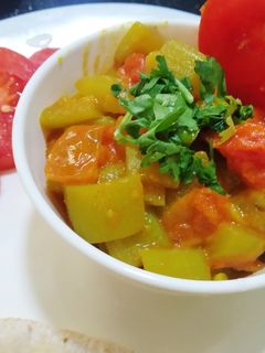 દૂધી નું શાક (Dudhi Shak Recipe In Gujarati) રેસીપી મુખ્ય ફોટો
