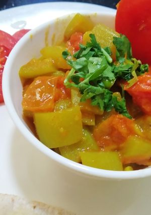 દૂધી નું શાક (Dudhi Shak Recipe In Gujarati) રેસીપી મુખ્ય ફોટો