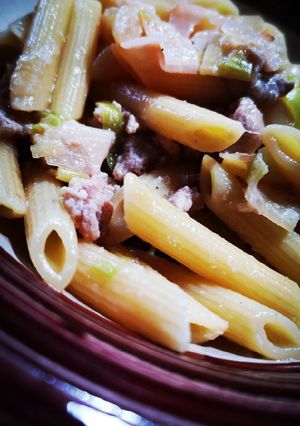 Foto di Penne con salsiccia e porri