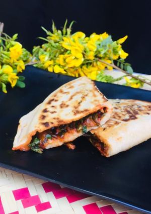 Una foto de EMPANADA DE CHEPIL (Tashiti srscula)