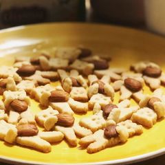 A picture of Honey Bear Cookies.