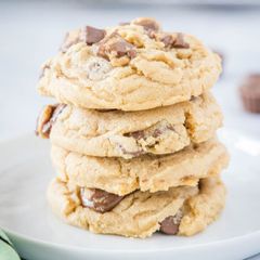 A picture of Reese’s Peanut Butter Cookies.