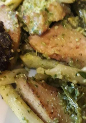 A picture of Pesto sauce (generic, vegan).