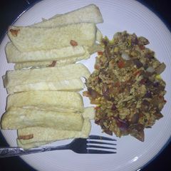 A picture of Fried yam with egg sauce.