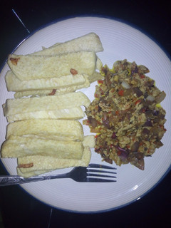 A picture of Fried yam with egg sauce.