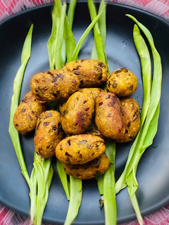 ડુંગર ની ભાજી ના મુઠિયા (Dungari bhaji na muthiya recipe in Gujarati) રેસીપી મુખ્ય ફોટો