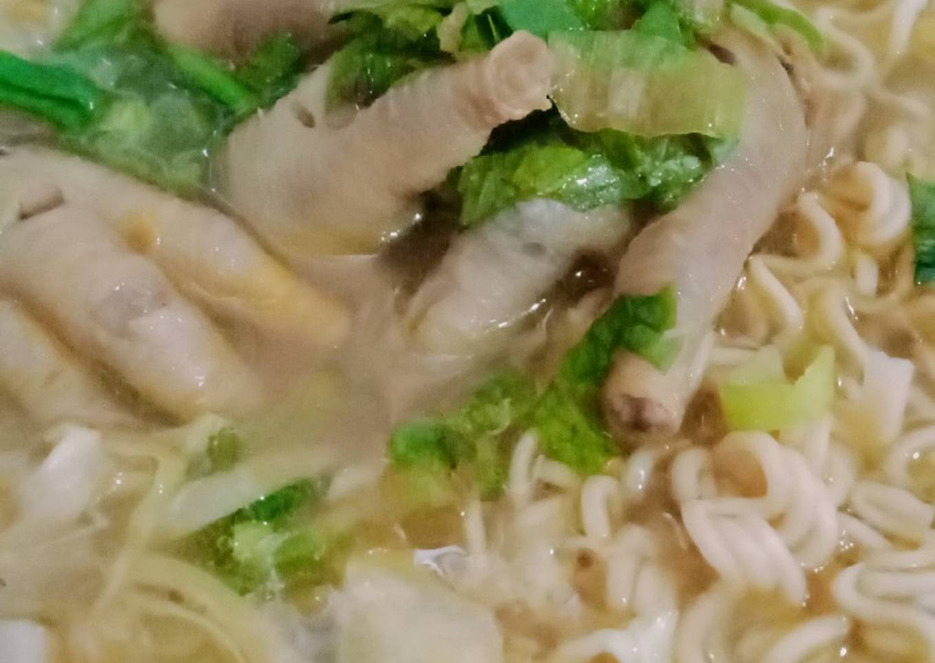 Sup ceker ayam bumbu sederhana