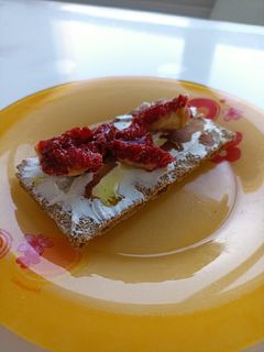 Une photo de Tartine chèvre frais et figues