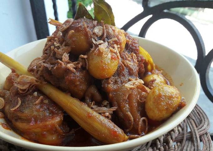 Rendang ayam telur puyuh