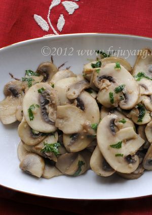 【義大利美食學院】奶油蒜香蘑菇 的食譜成品照片