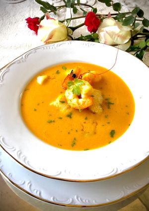 Una foto de Sopa de pescado y marisco