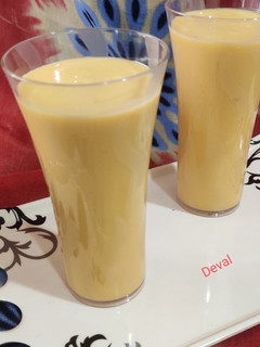 मैंगो मिल्क शेक Mango milk shake recipe in hindi) रेसिपी मुख्य फोटो