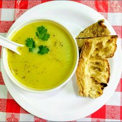 A picture of Healthy Pumpkin Peas Soup.