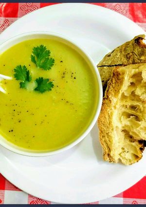 A picture of Healthy Pumpkin Peas Soup.