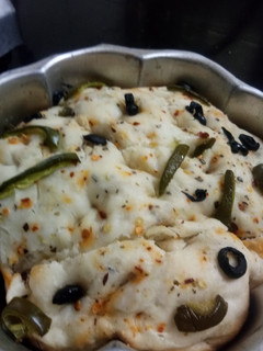 ફોકાચીયા બ્રેડ (Focaccia bread) રેસીપી મુખ્ય ફોટો