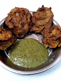 A picture of Onion Fritters|পেয়াঁজি|Kolkata Street-food|কলকাতার রাস্তার খাবার.