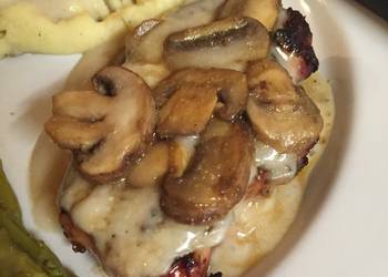 Easiest Way to Recipe Appetizing Grilled Pork Chops With Creamy Mushroom Sauce