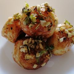 A picture of Buttery garlic and herbs new potatoes.