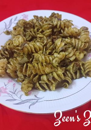 A picture of Eliche Pasta with Spinach Pesto.