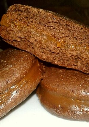 Una foto de Alfajores mar platenses! 🍩🍫