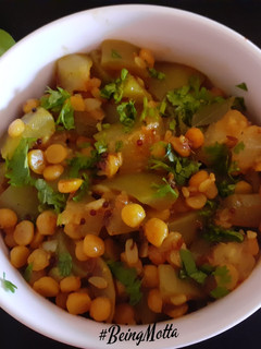 A picture of Bottle gourd-Channa dal Subzi.