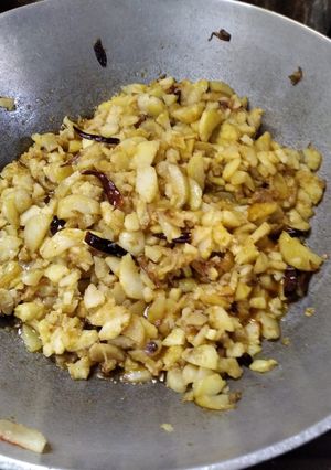 A picture of Aloo ki bhujiya.