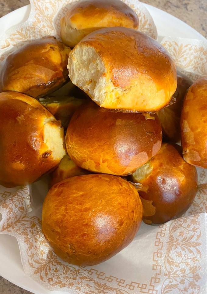 Булочки з родзинками