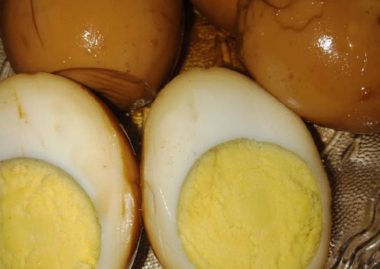 Telur coklat