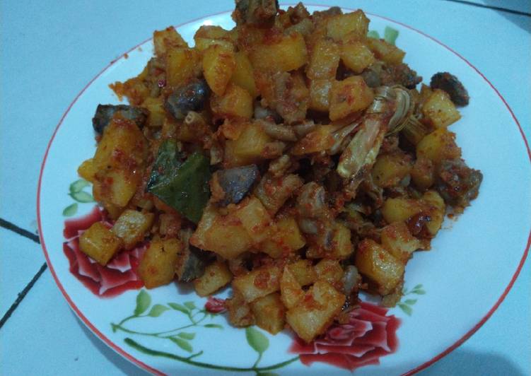 Langkah memasak Sambel Goreng kentang + jeroan ayam, Bikin Ngiler