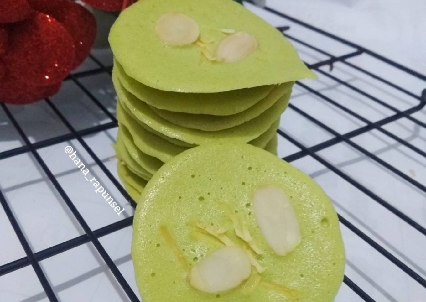 Almond Krispi Pandan Keju (khas surabaya)
