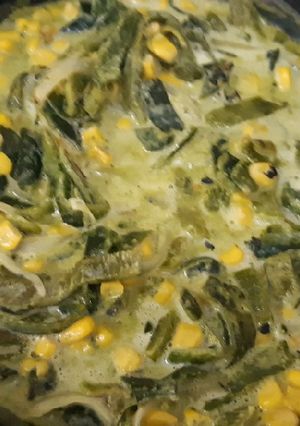 Una foto de Rajas con elote