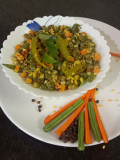 பீன்ஸ் காரட் மிளகு பொரியல்(beans carrot poriyal recipe in tamil) செய்முறை முக்கிய புகைப்படம்