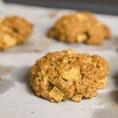 A picture of Apple Oatmeal Cookies.
