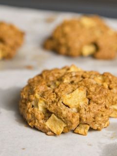 A picture of Apple Oatmeal Cookies.