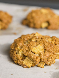 A picture of Apple Oatmeal Cookies.